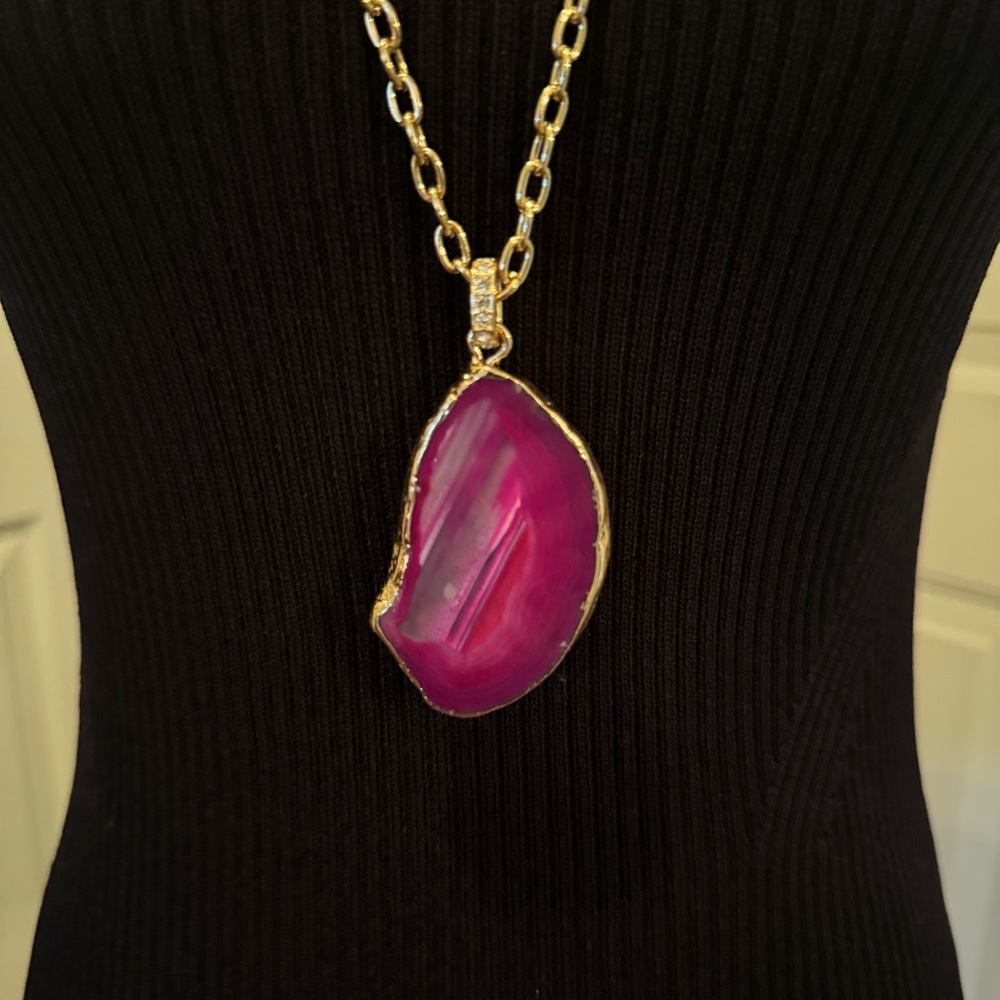 WHBM UNIQUE Pink “Geode” Pendant Necklace